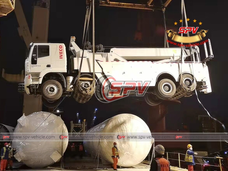 40 Tons Heavy Duty Rotator Wrecker IVECO - Loading 1 40 Tons Heavy Duty Rotator Wrecker IVECO - Loading 1
